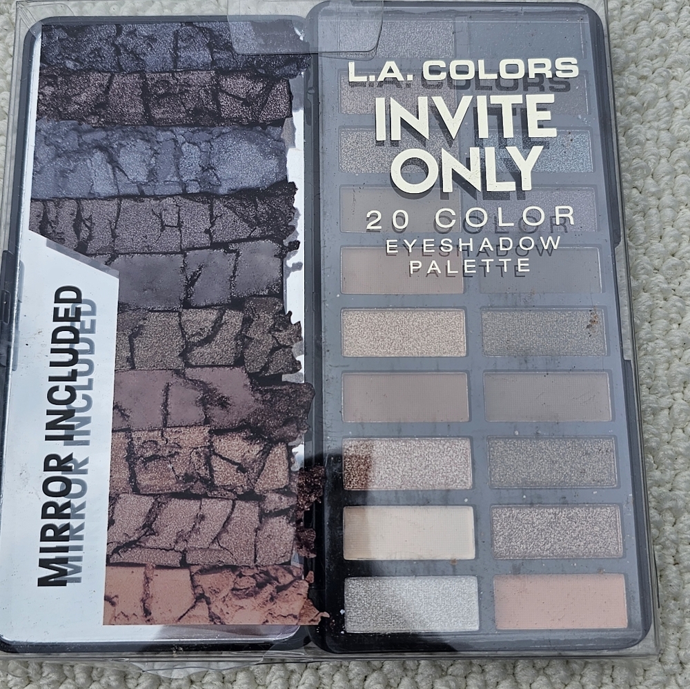 L.A. Colors CBES457 Invite Only 20 Color eyeshadow palette with mirror included